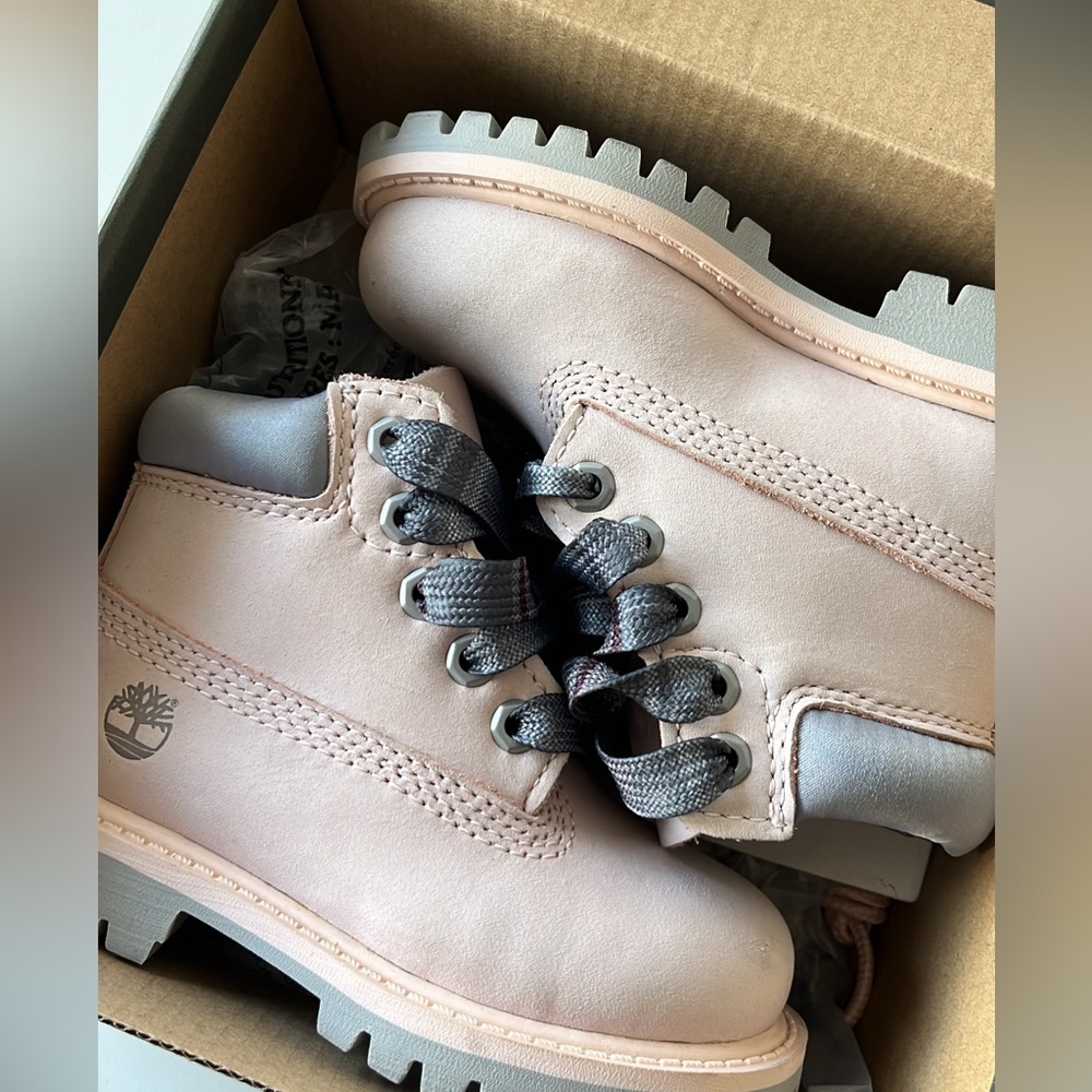 Toddler girl pink Timberland boot - 6c (worn once) still in box with new laces.